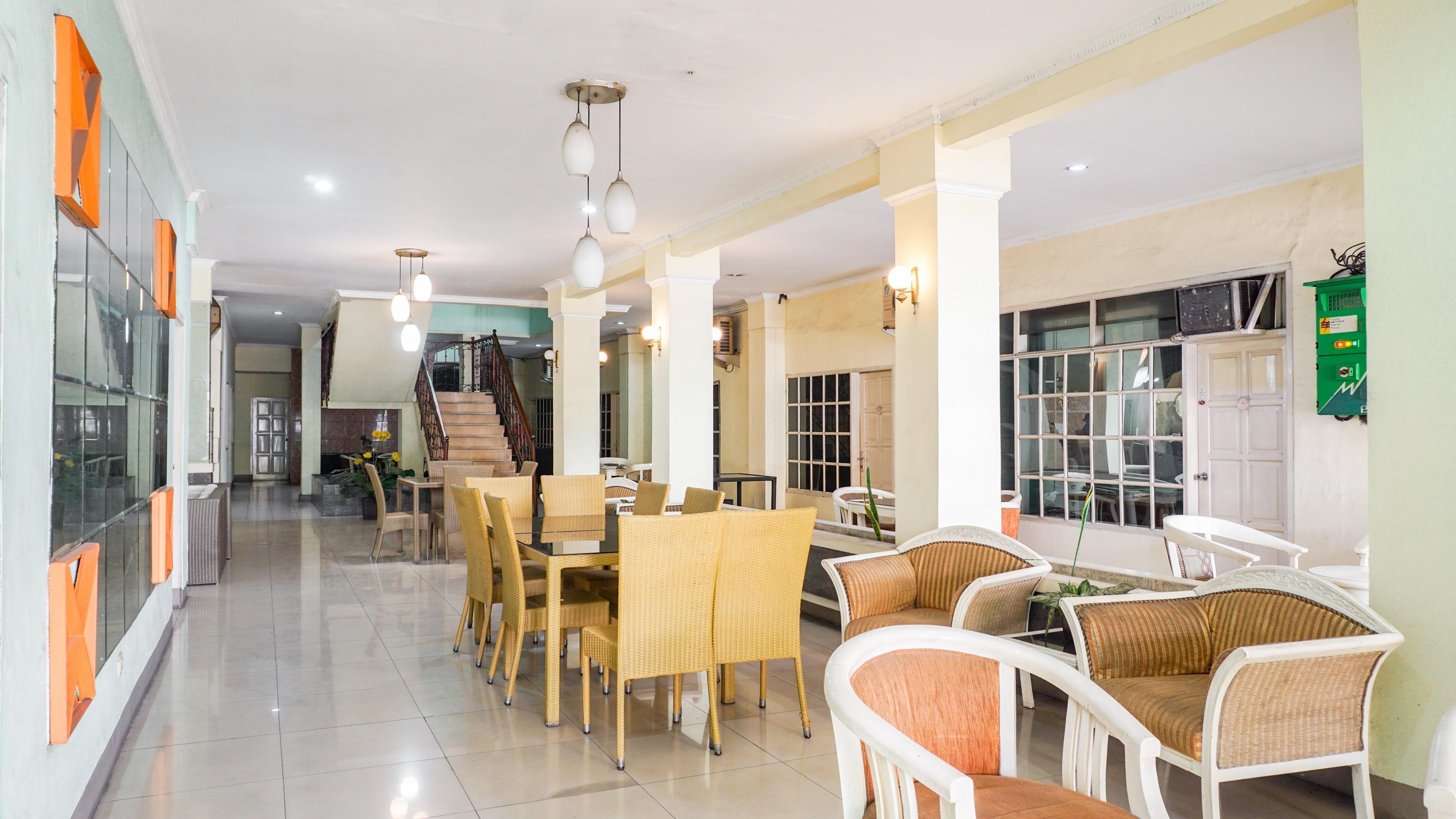 Oyo 2085 Chrysanta Hotel Bandung Luaran gambar