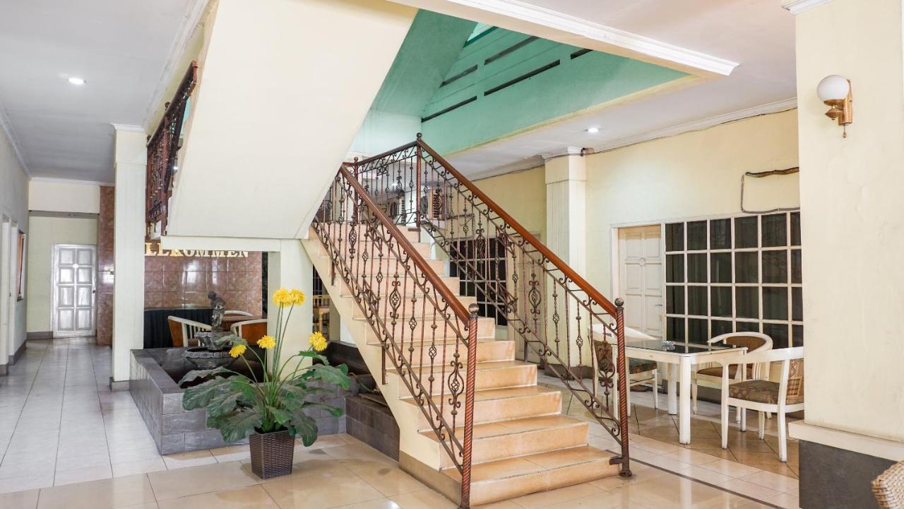 Oyo 2085 Chrysanta Hotel Bandung Luaran gambar